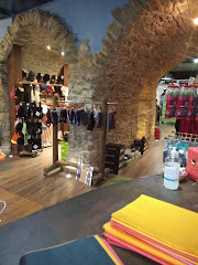 tu rai Taverna · Cerveseria, vins i menjar