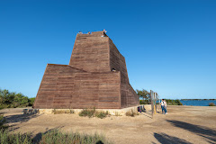 Zigurat, Desembocadura Del Ebro