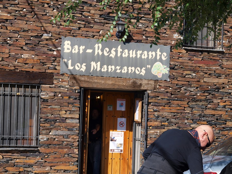 Bar-Restaurante “Los Manzanos”.