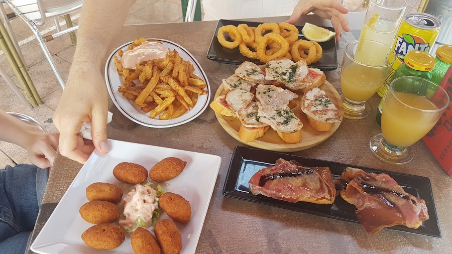 Bar38 (Ara Nou Trenta Vuit)