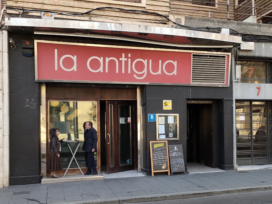 Cafetería restaurante La Antigua