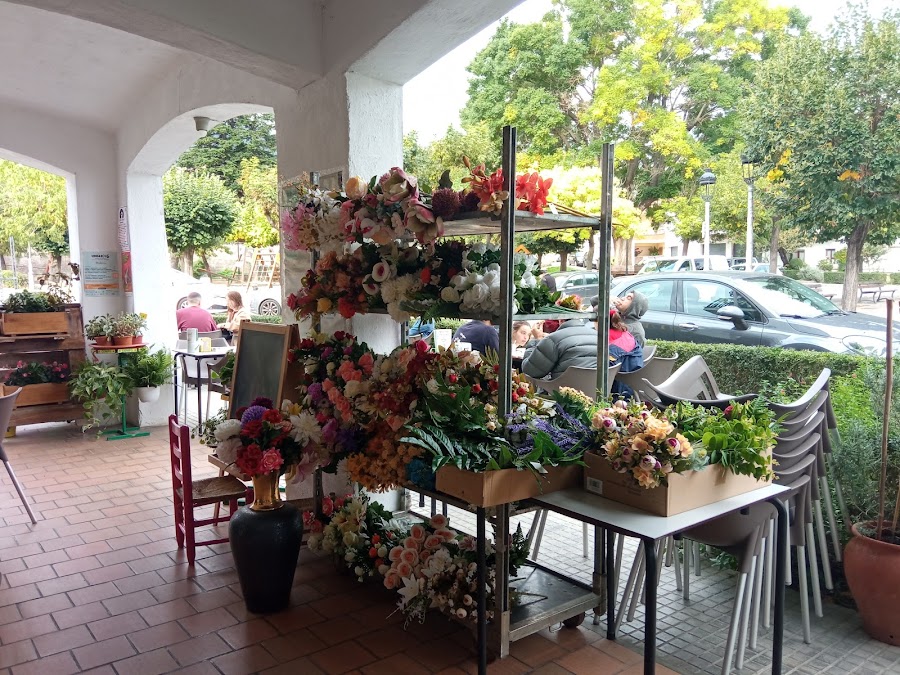 Flors i cafe. Les Voltes