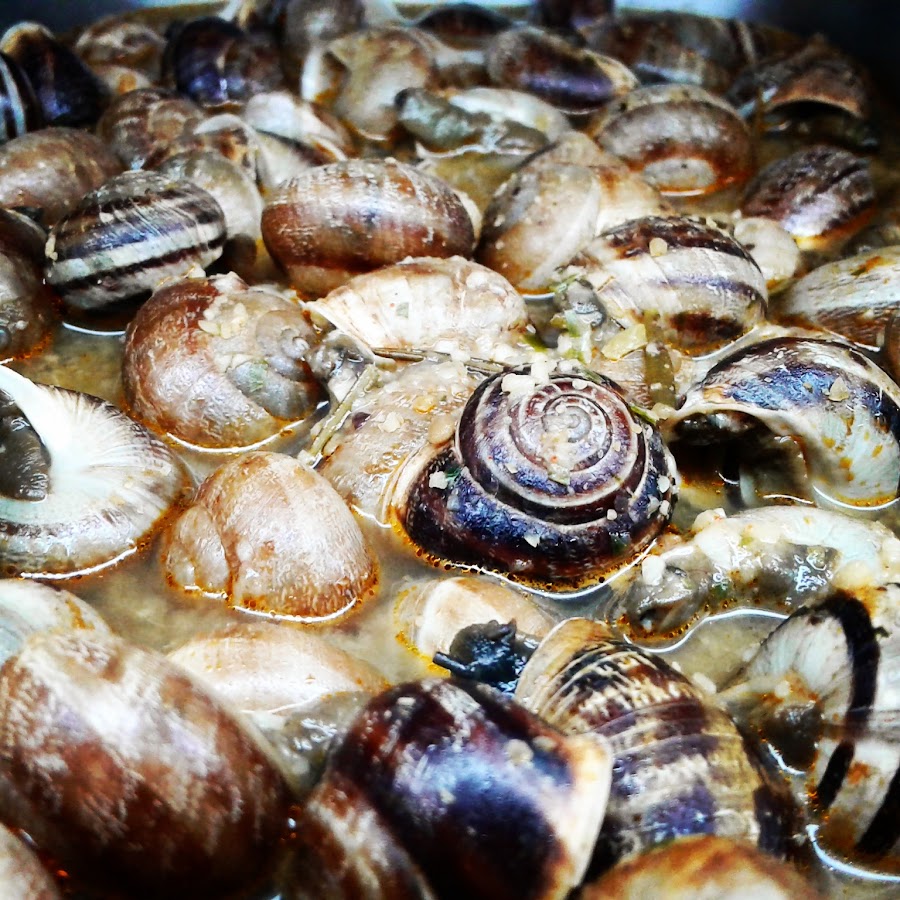 Les Tarrones