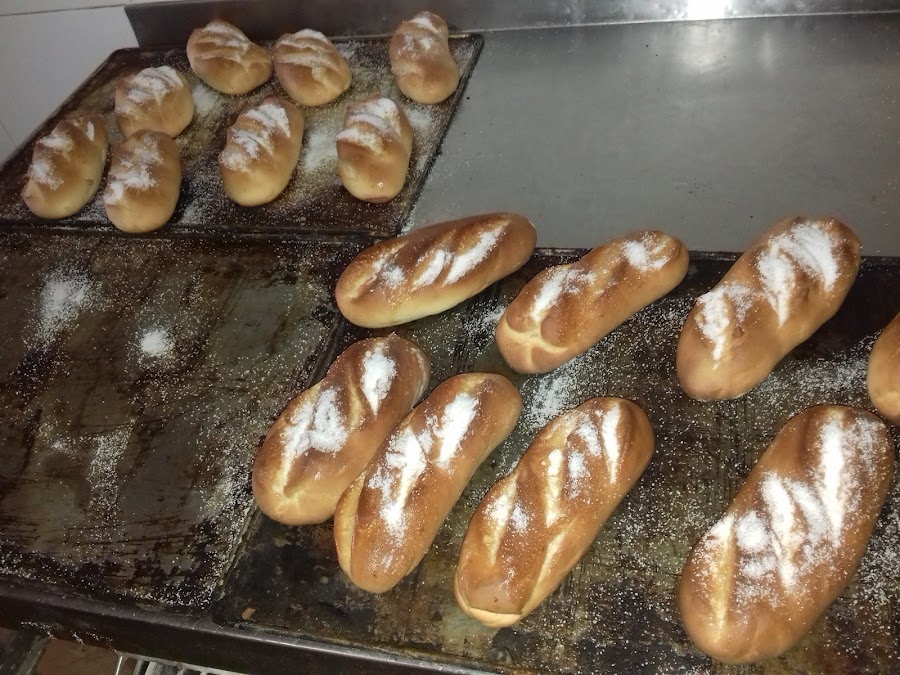 Panaderia-Pasteleria Bou-Marin.
