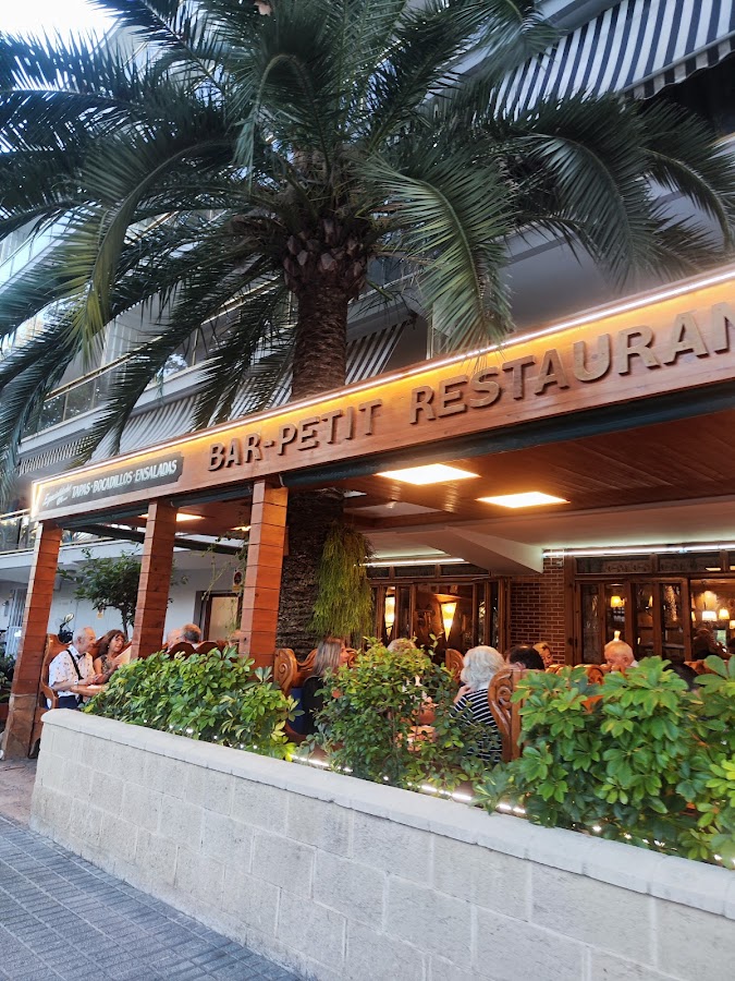 Petit Bar