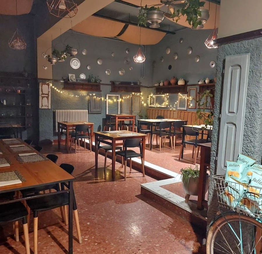 Restaurant 9 Llohis