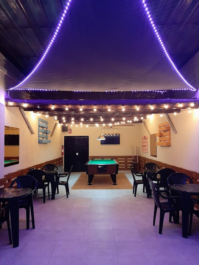 Taj Pizzeria & Kebab